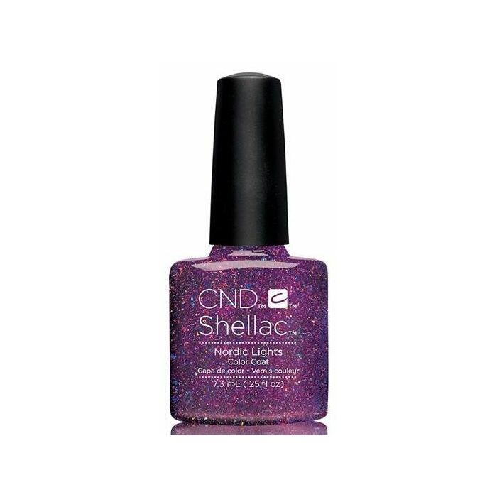 CND Shellac Nordic Lights 7,3 ml paarsblauwe gellak met subtiele shimmer en luxueuze uitstraling, tijdelijk verkrijgbaar met 70 procent korting.