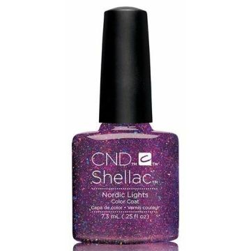 CND Shellac Nordic Lights 7,3 ml paarsblauwe gellak met subtiele shimmer en luxueuze uitstraling, tijdelijk verkrijgbaar met 70 procent korting.